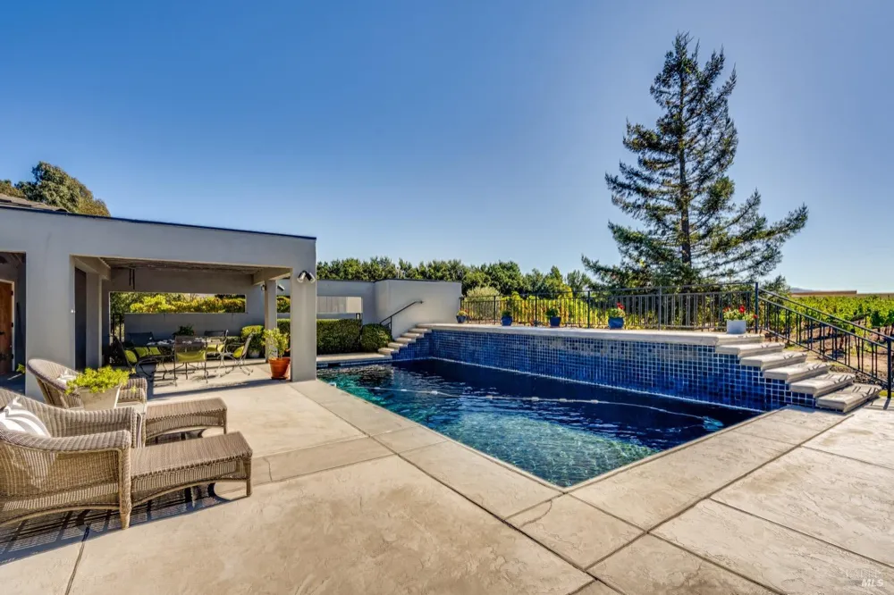 1095 Hardman Avenue Napa, CA 94558