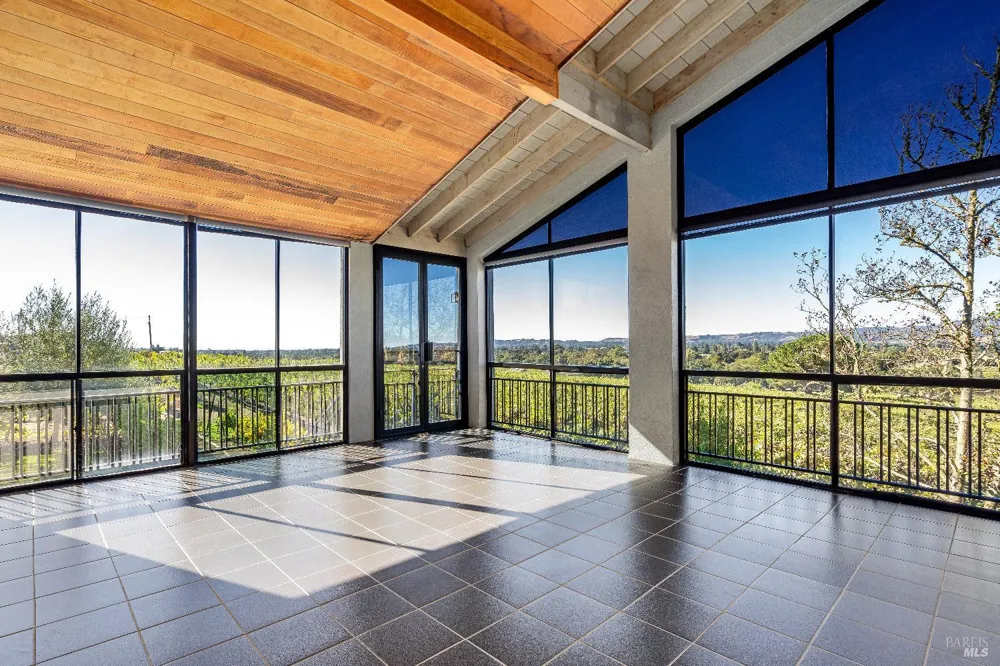 1095 Hardman Avenue Napa, CA 94558
