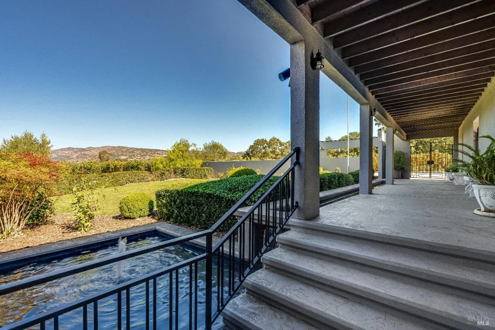 1095 Hardman Avenue Napa, CA 94558