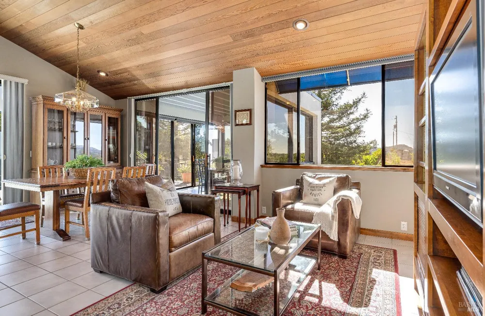 1095 Hardman Avenue Napa, CA 94558