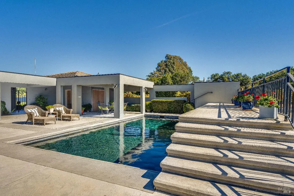 1095 Hardman Avenue Napa, CA 94558