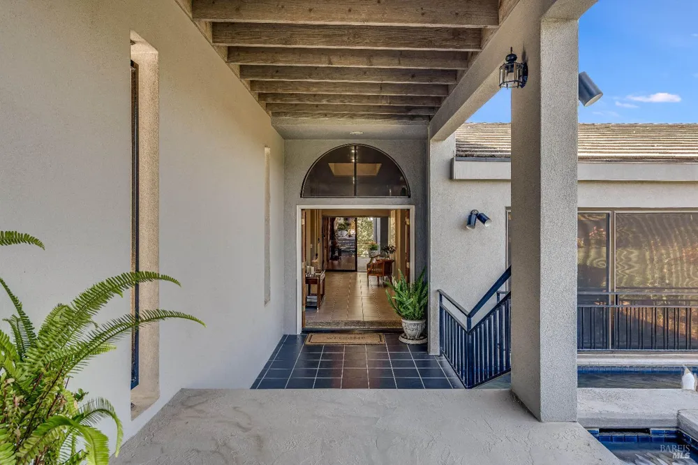 1095 Hardman Avenue Napa, CA 94558