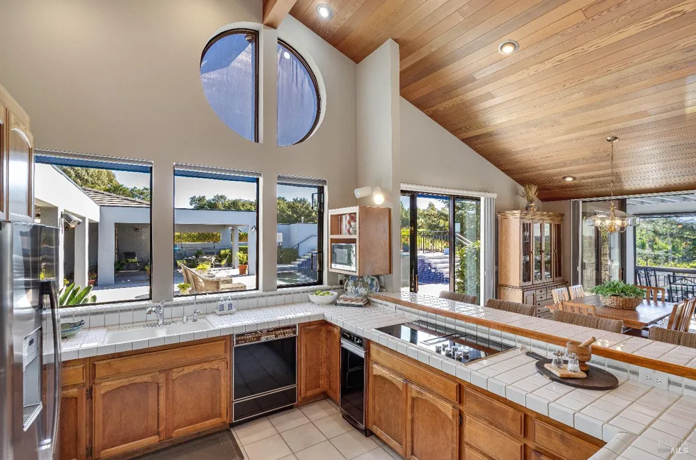 1095 Hardman Avenue Napa, CA 94558