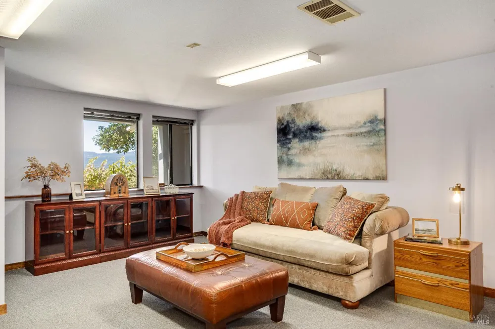 1095 Hardman Avenue Napa, CA 94558