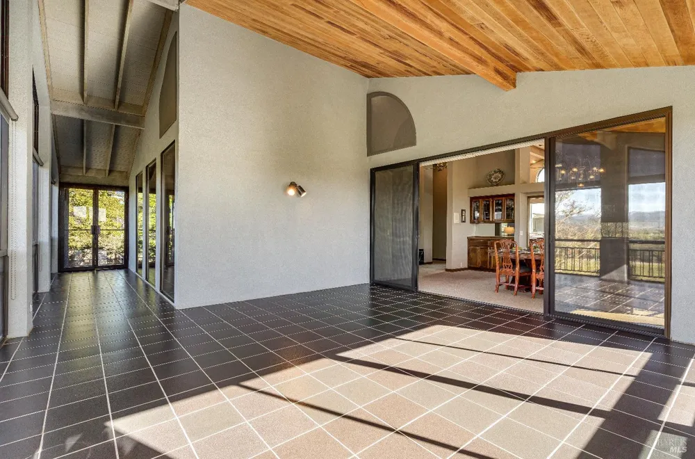 1095 Hardman Avenue Napa, CA 94558