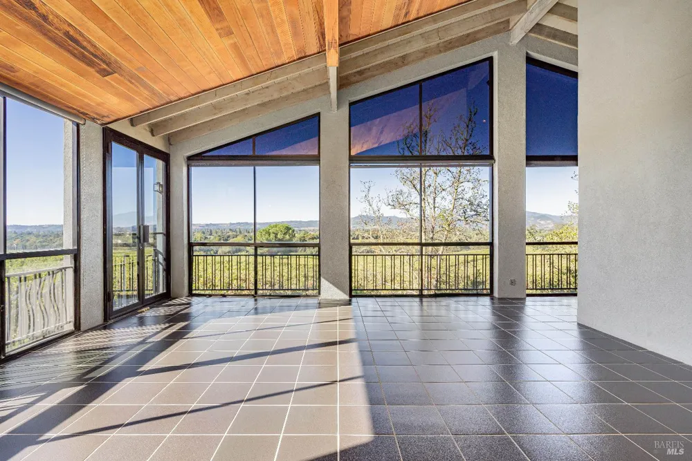 1095 Hardman Avenue Napa, CA 94558