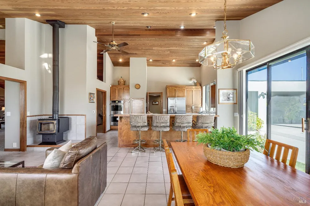 1095 Hardman Avenue Napa, CA 94558