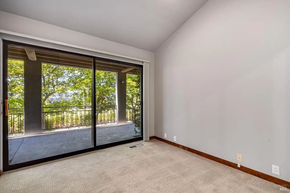 1095 Hardman Avenue Napa, CA 94558
