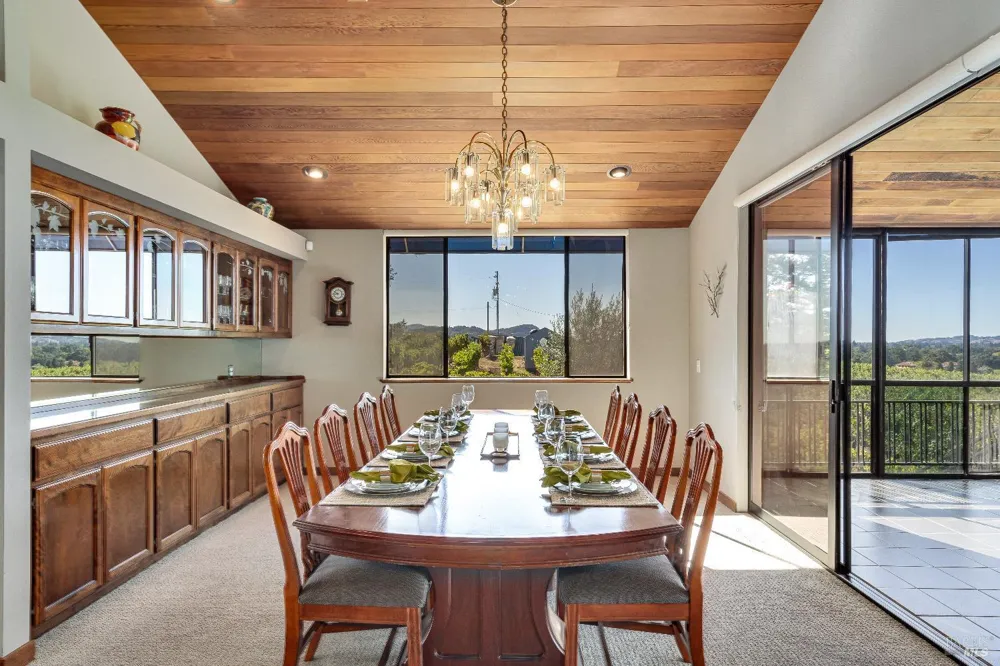 1095 Hardman Avenue Napa, CA 94558