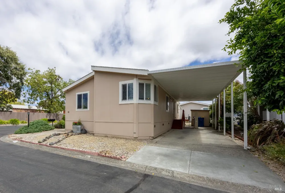 61 Shamrock Circle Santa Rosa, CA 95403