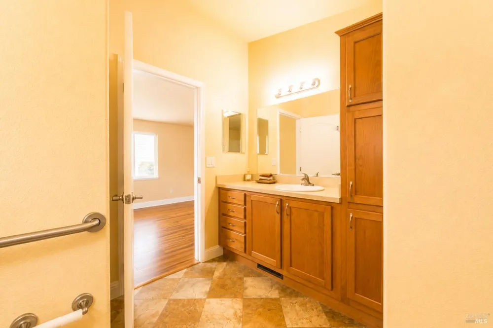 61 Shamrock Circle Santa Rosa, CA 95403