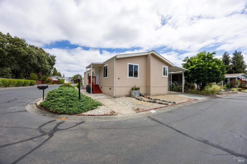 61 Shamrock Circle Santa Rosa, CA 95403