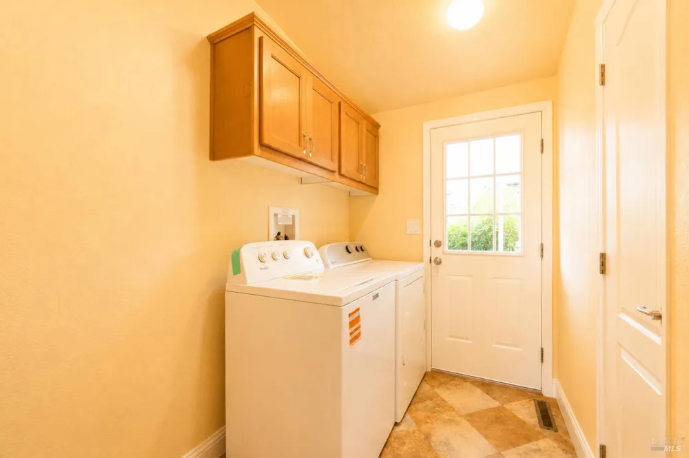 61 Shamrock Circle Santa Rosa, CA 95403