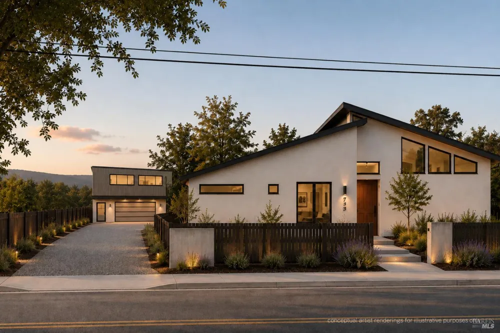 733 University Street Healdsburg, CA 95448
