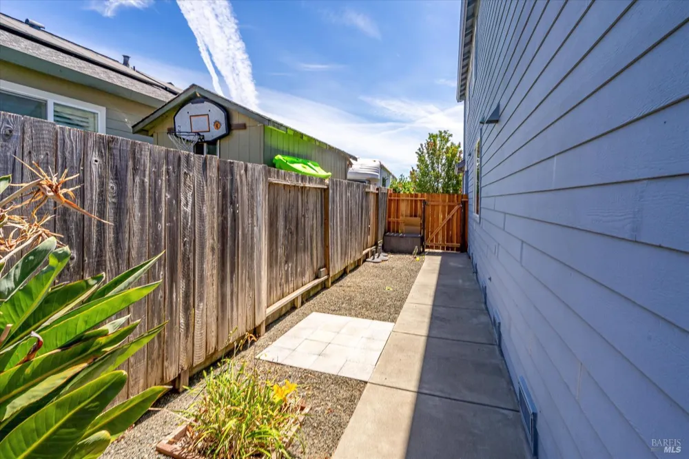 1268 Pedroncelli Drive Windsor, CA 95492