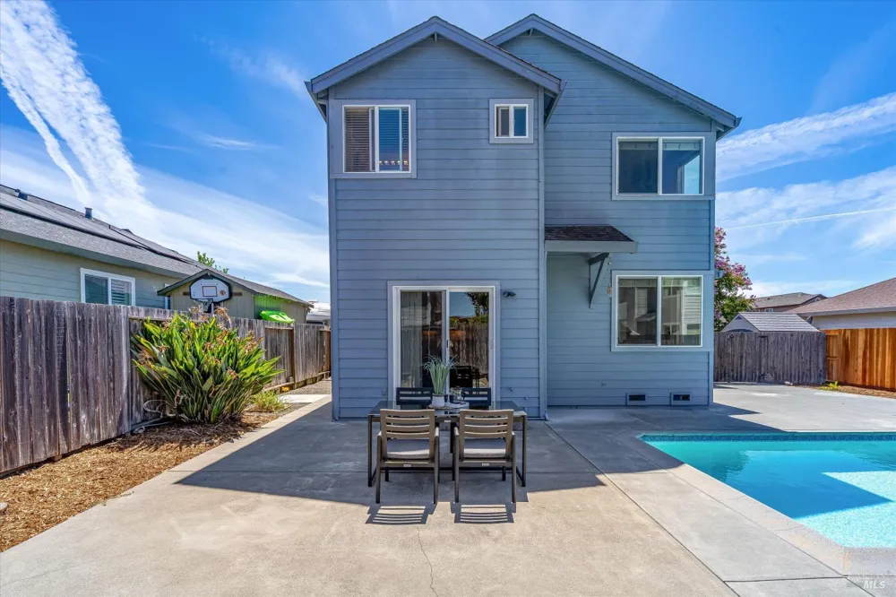 1268 Pedroncelli Drive Windsor, CA 95492