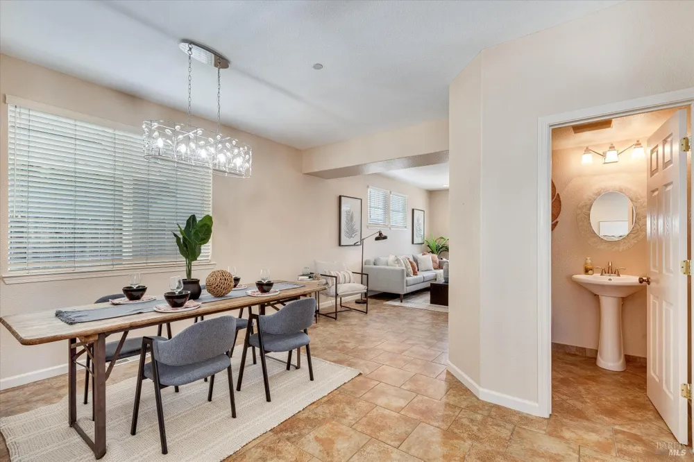 1268 Pedroncelli Drive Windsor, CA 95492