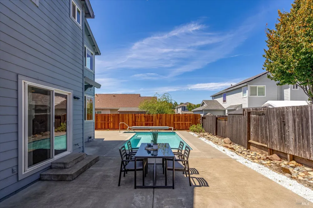 1268 Pedroncelli Drive Windsor, CA 95492