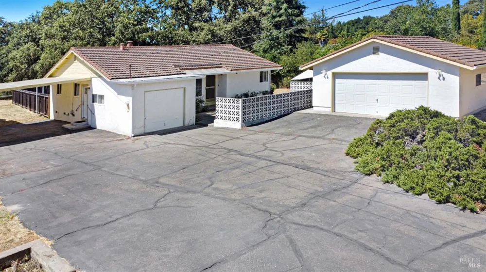 21355 Hyde Road Sonoma, CA 95476