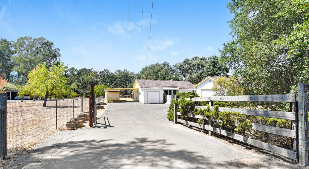 21355 Hyde Road Sonoma, CA 95476