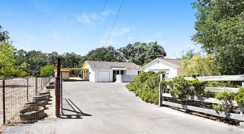 21355 Hyde Road Sonoma, CA 95476