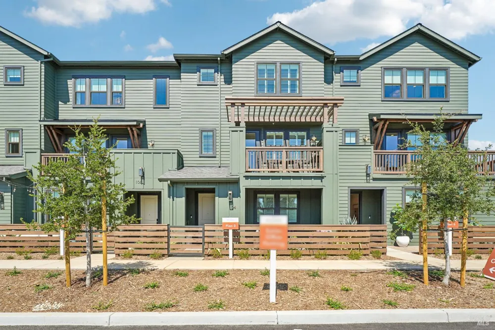 207 Pippin Court Sebastopol, CA 95407
