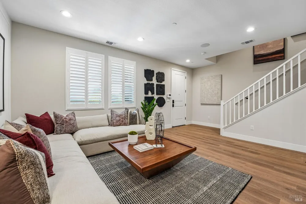 207 Pippin Court Sebastopol, CA 95407
