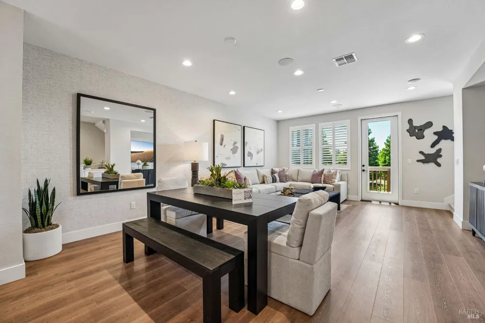 207 Pippin Court Sebastopol, CA 95407
