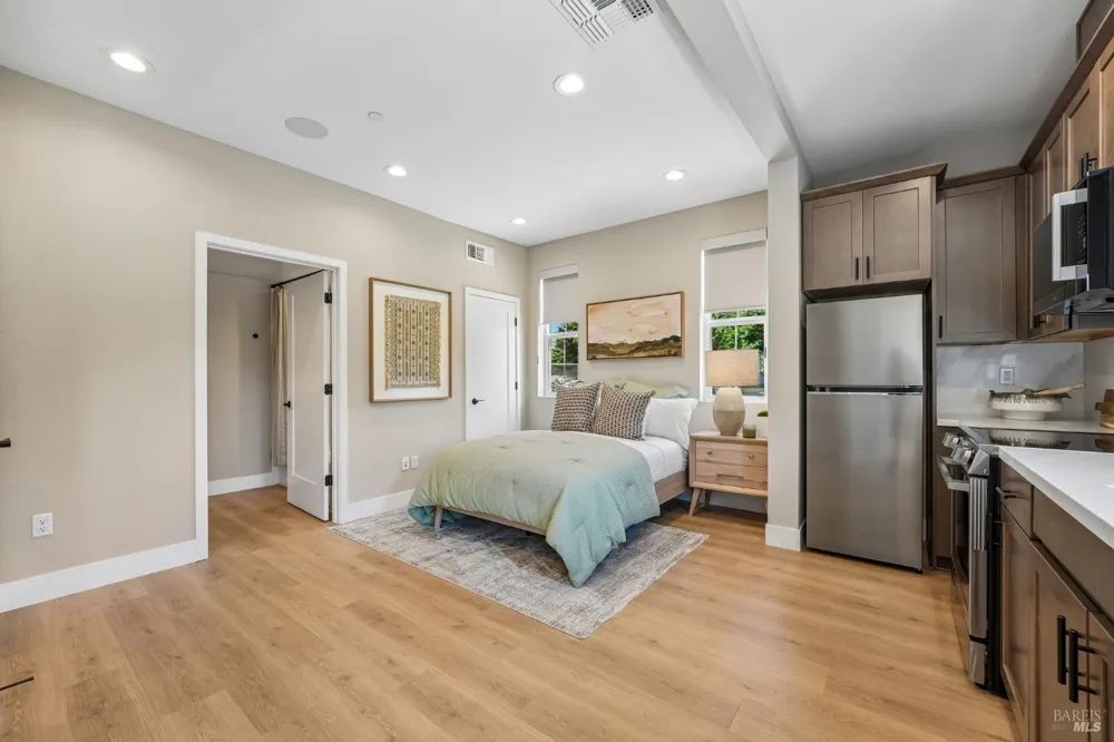 209 Pippin Court Sebastopol, CA 95407