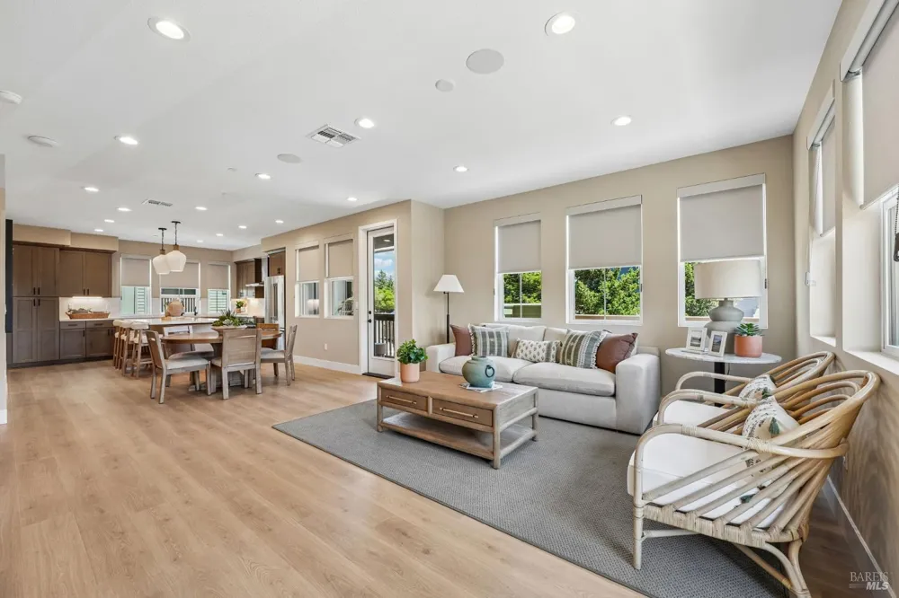 209 Pippin Court Sebastopol, CA 95407