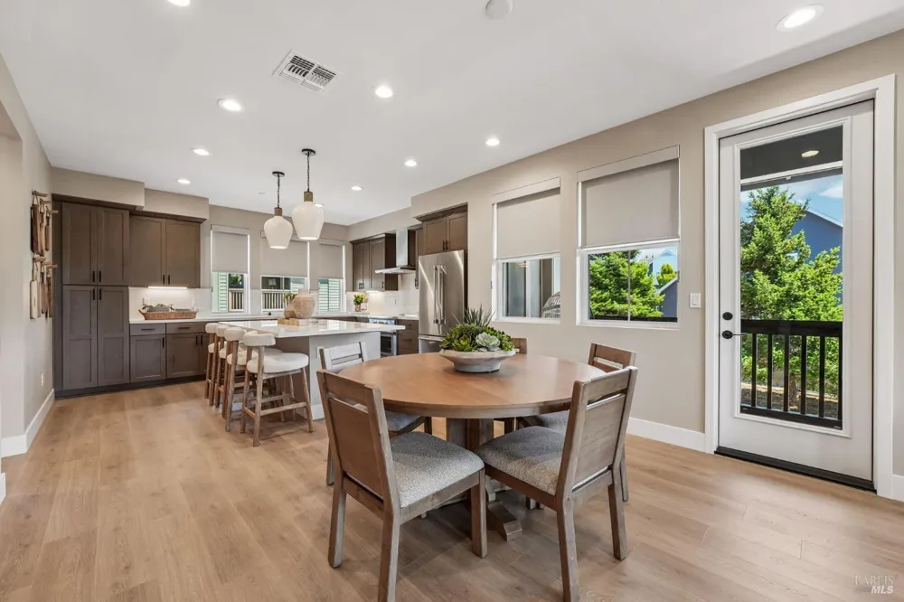 209 Pippin Court Sebastopol, CA 95407