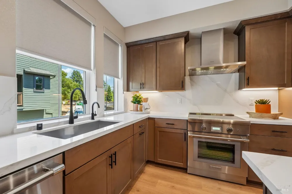 209 Pippin Court Sebastopol, CA 95407