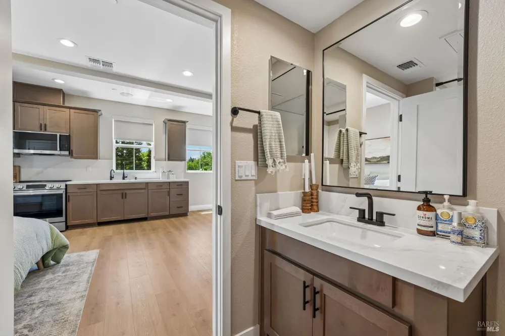 209 Pippin Court Sebastopol, CA 95407