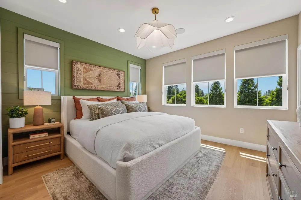 209 Pippin Court Sebastopol, CA 95407