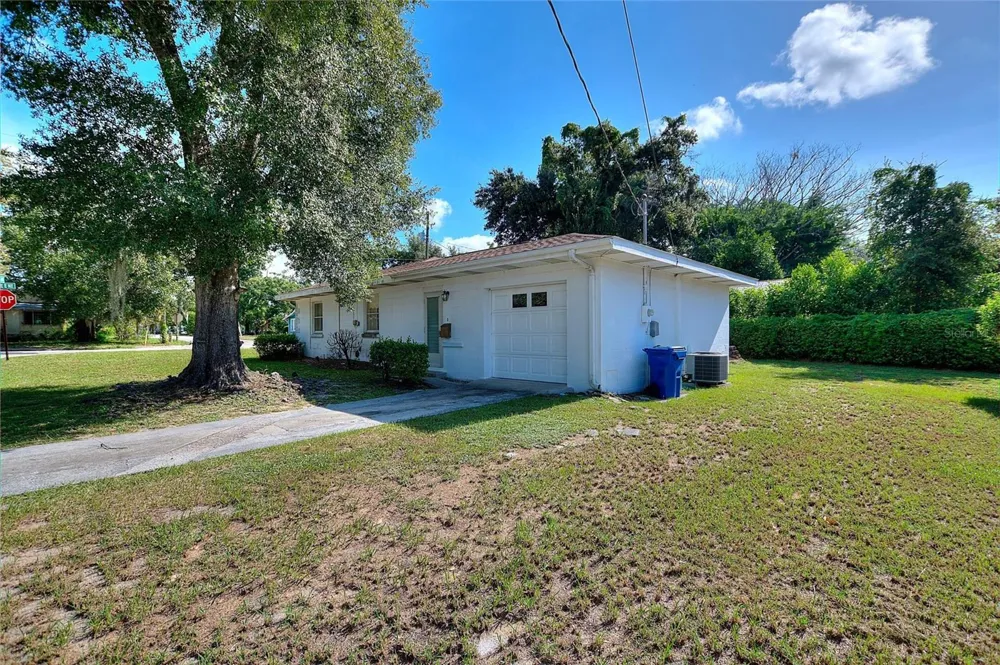 708 AVENUE E NE Winter Haven, FL 33881