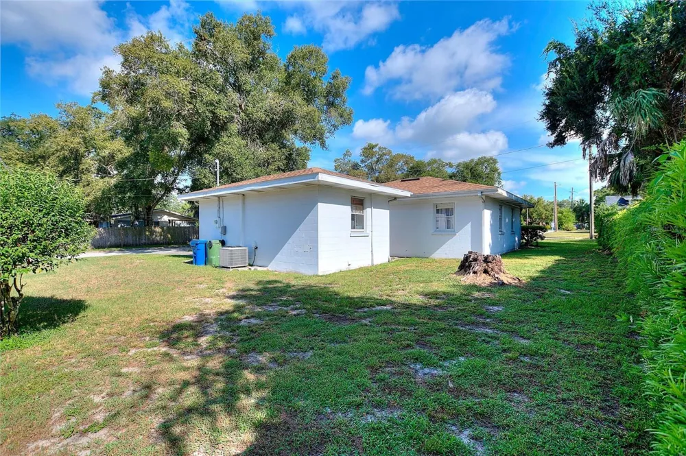 708 AVENUE E NE Winter Haven, FL 33881