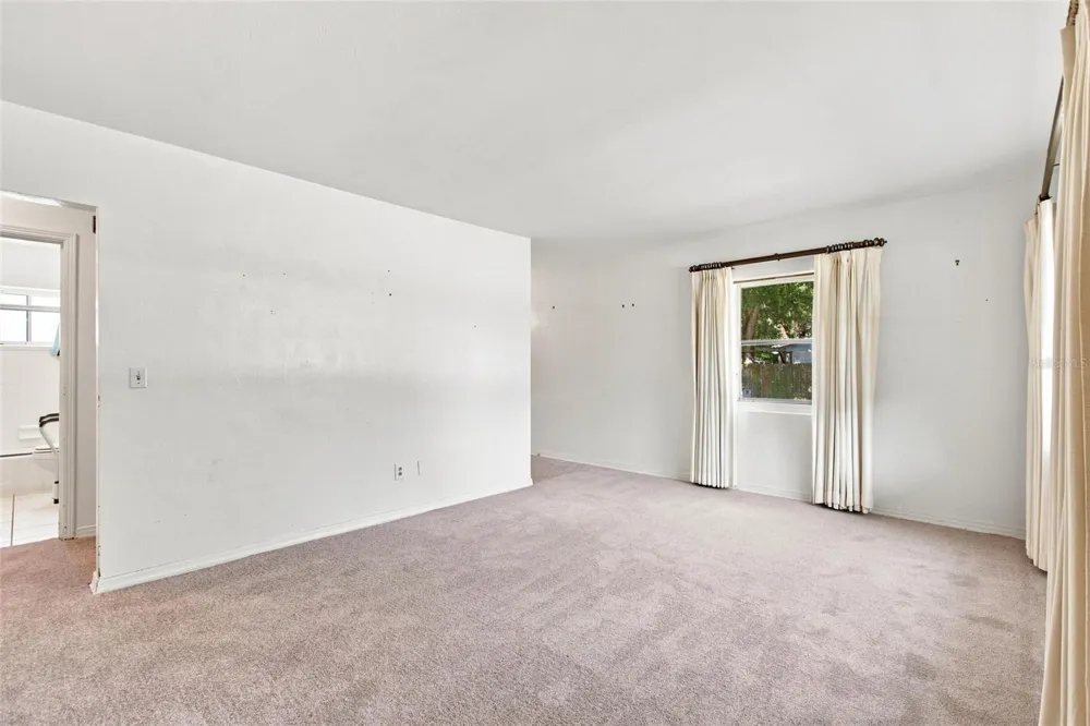 708 AVENUE E NE Winter Haven, FL 33881
