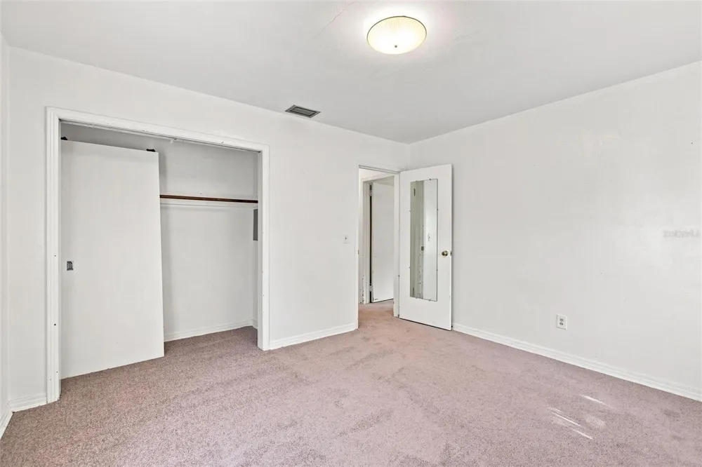 708 AVENUE E NE Winter Haven, FL 33881