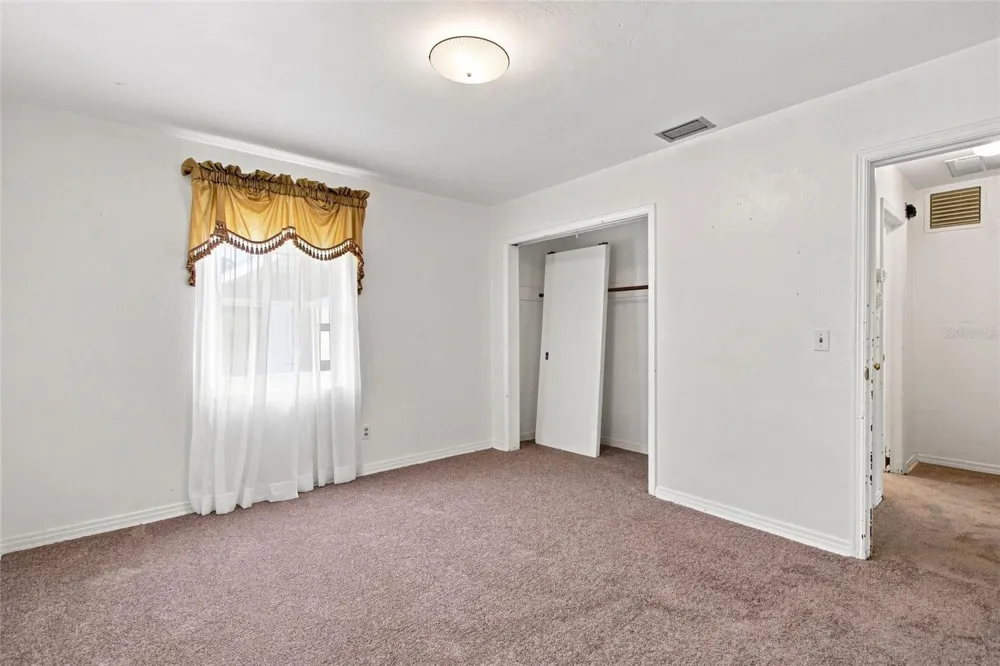 708 AVENUE E NE Winter Haven, FL 33881