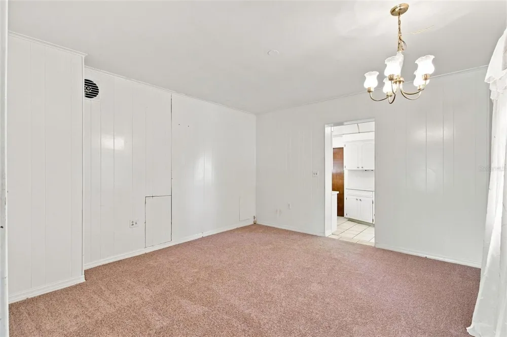 708 AVENUE E NE Winter Haven, FL 33881