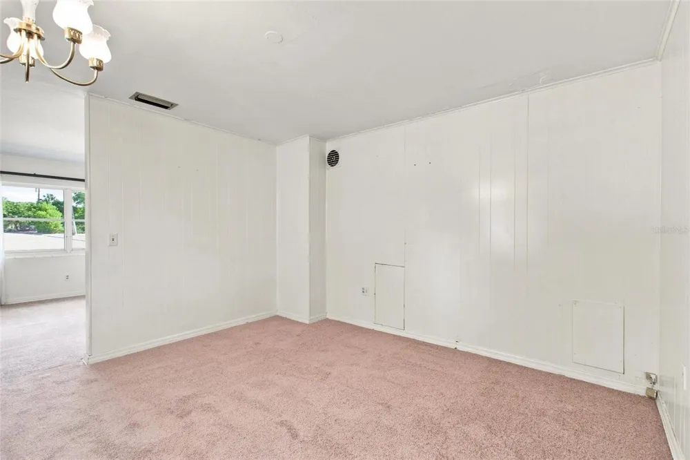 708 AVENUE E NE Winter Haven, FL 33881