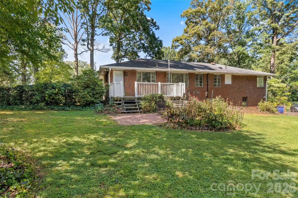 1105 Graystone Drive Winston Salem, NC 27105