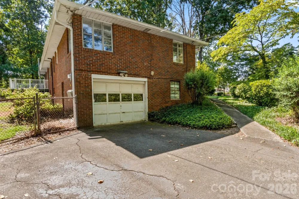 1105 Graystone Drive Winston Salem, NC 27105