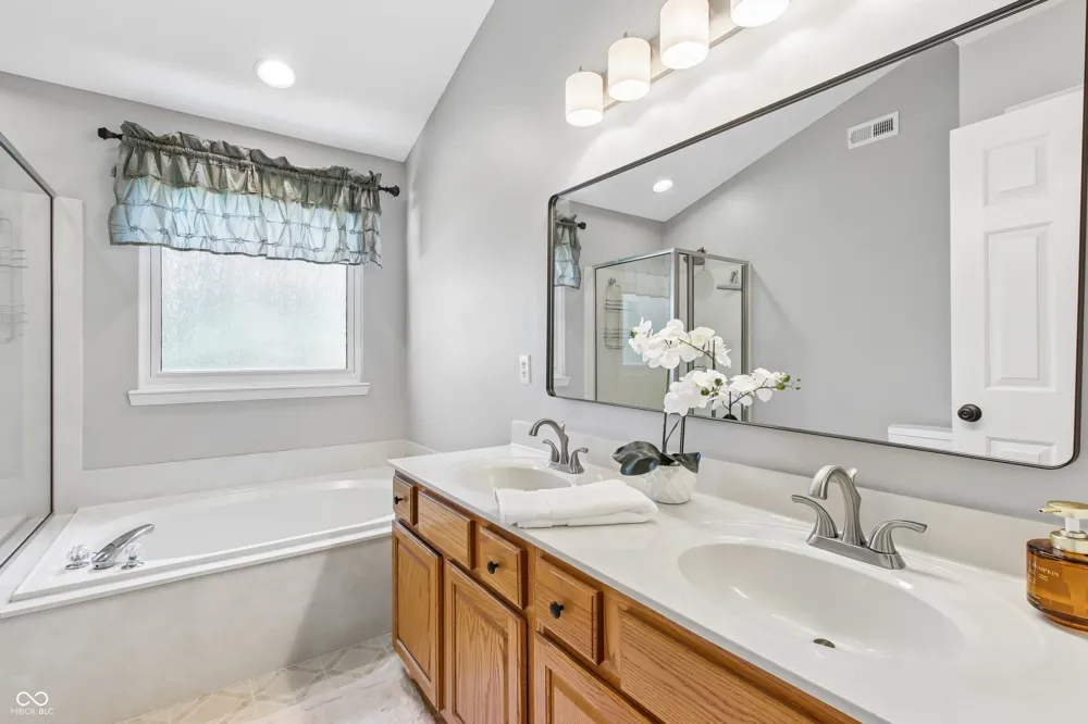 12871 Rawlings Place Fishers, IN 46038