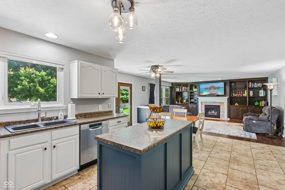 12871 Rawlings Place Fishers, IN 46038