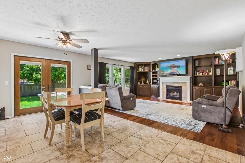 12871 Rawlings Place Fishers, IN 46038