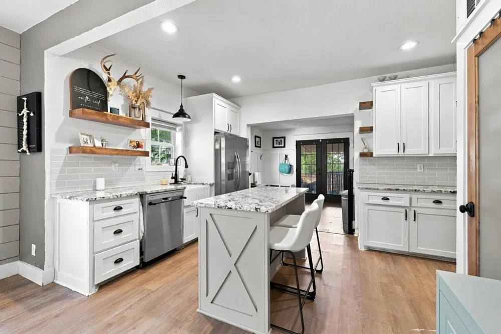 405 E College Street Gunter, TX 75058