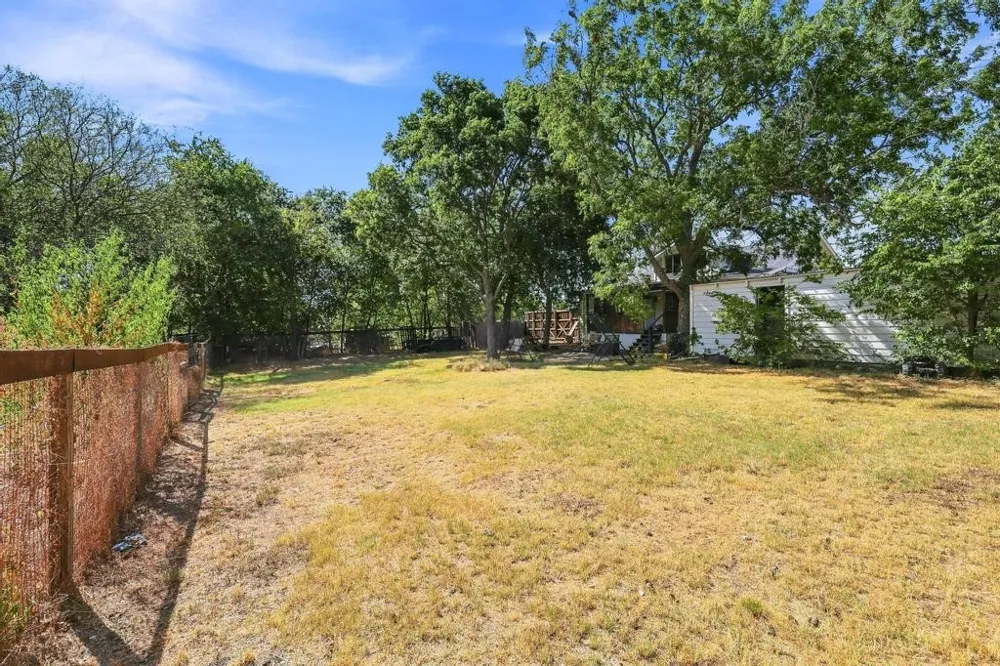 405 E College Street Gunter, TX 75058
