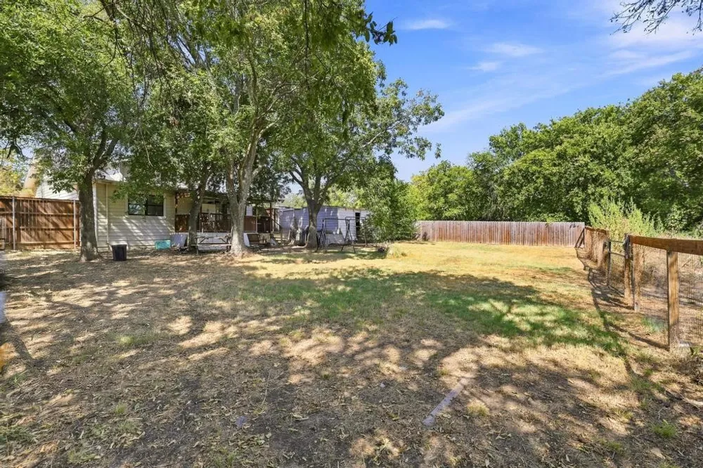 405 E College Street Gunter, TX 75058