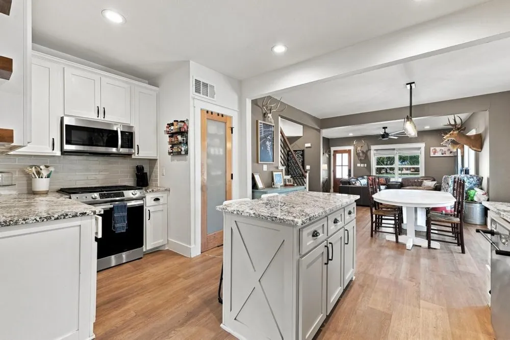 405 E College Street Gunter, TX 75058